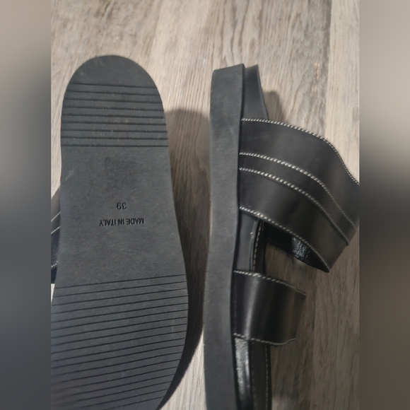 NEW ANN MASHBURN Black Sandals - Picture 4 of 5